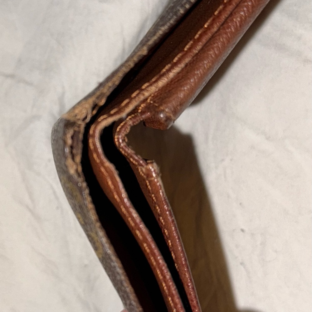 LV Monogram Wallet - Picture 7 of 8